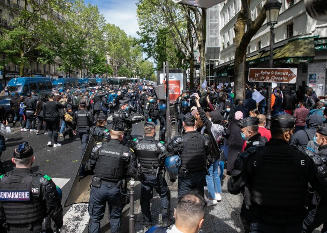 FOTO: Francijas policija cenšas savaldīt nesankcionētas palestīniešu atbalsta demonstrācijas