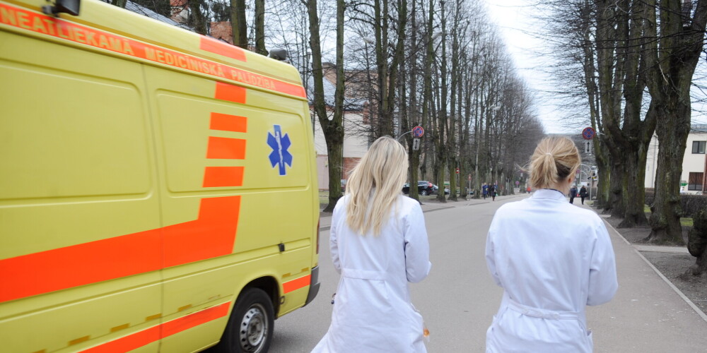 "К этому нельзя привыкнуть": латвийская медсестра о смертях Covid-больных