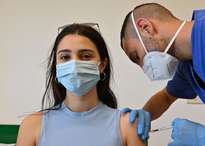 Sākas 16-17 gadus vecu jauniešu vakcinācija