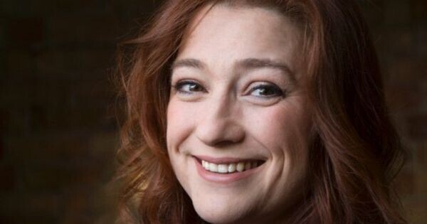 Победительница "Евровидения" в 1993 году от Ирландии - Ниив Кавана