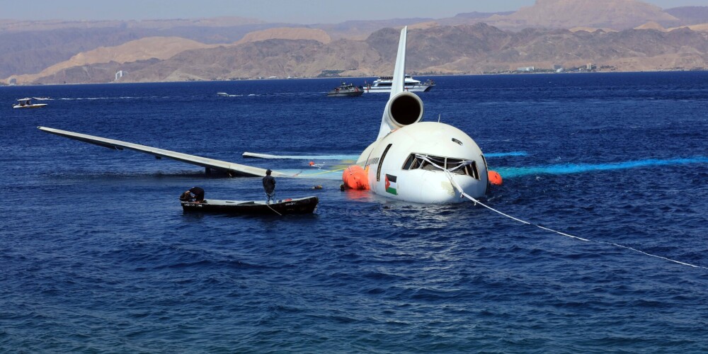 FOTO: nirēju un pludmales smilšu deldētāju ceļojuma sapnis - nogremdētā pasažieru lidmašīna Sarkanajā jūrā