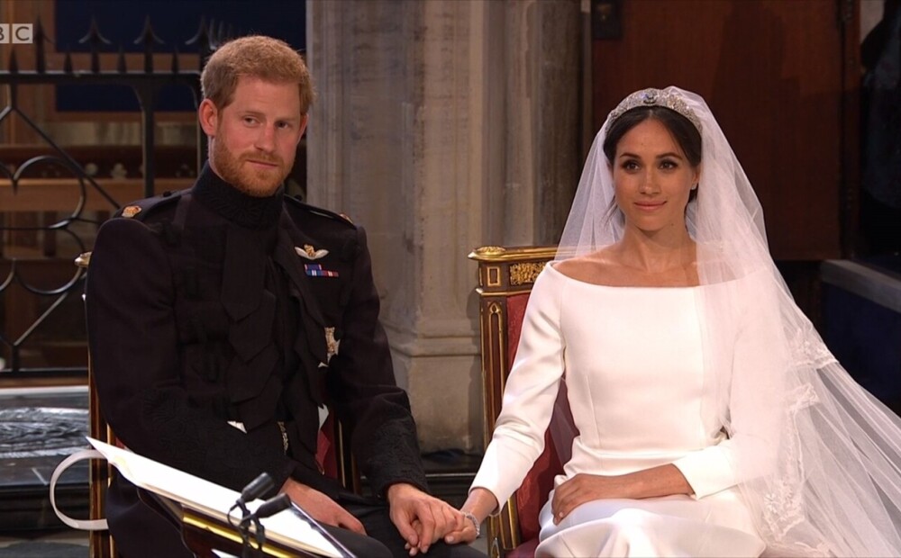 Karaliene, Čārlzs, Ketrīna un Viljams neapsveic Hariju un Meganu kāzu gadadienā. Tā vietā viņi…