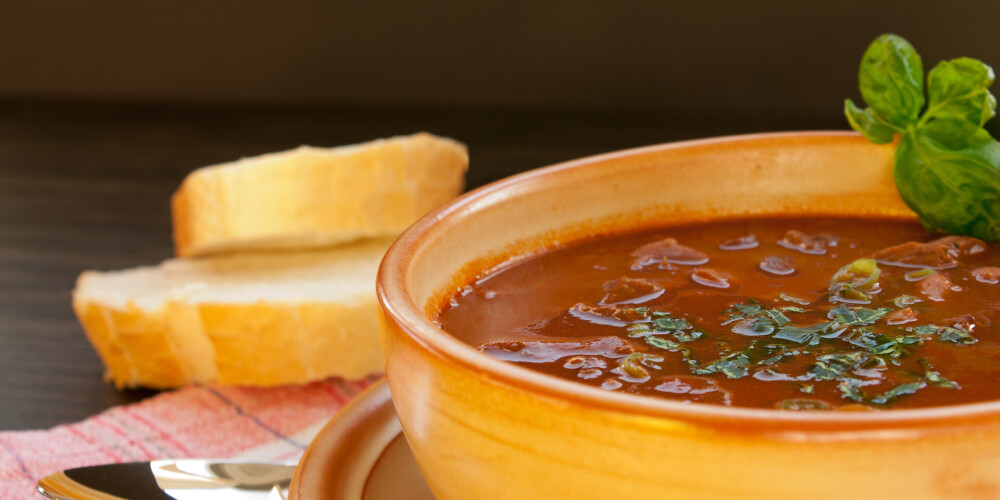 Pikantā siera zupa ar malto gaļu