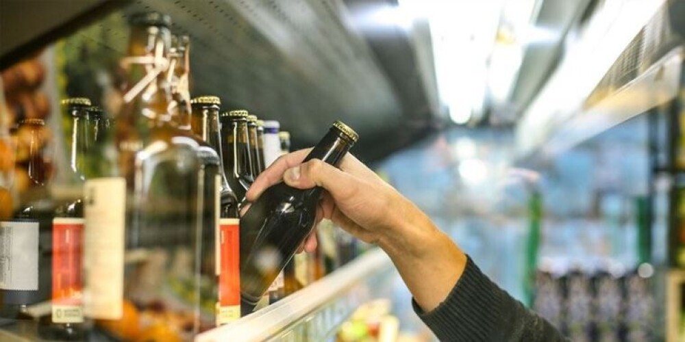 Зашел, выпил, задержан: за неоплаченное пиво в магазине лиепайчанину грозит штраф до 500 евро