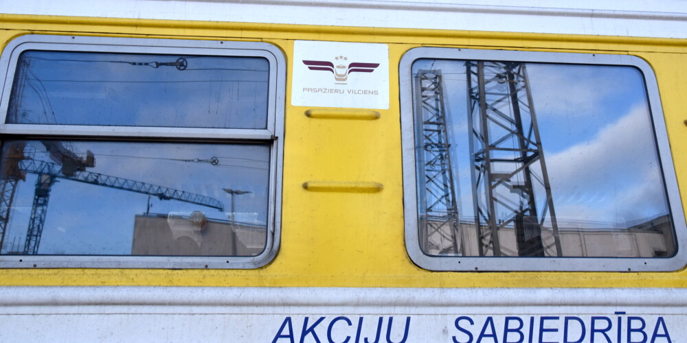 Dzelzceļa satiksmes negadījuma dēļ kavējas vilciens Skulte - Rīga