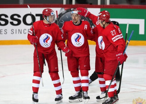 ЧМ по хоккею: сборная России победила Великобританию, картонные болельщики создавали атмосферу