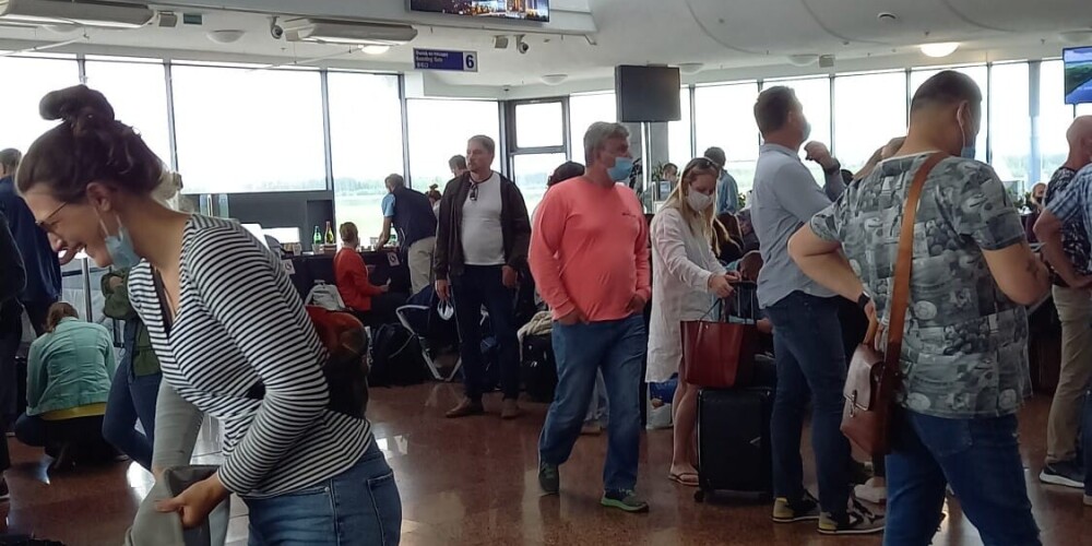 Ir informācija par diviem valstspiederīgajiem, kas atradās Minskā nosēdinātajā "Ryanair" lidmašīnā