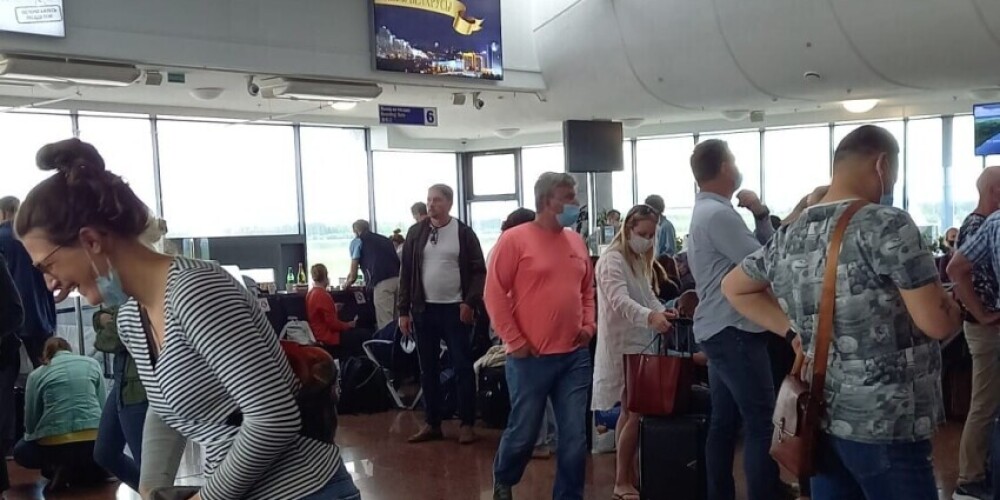 На борту принудительно посаженного самолета в Минске были пассажиры из Латвии
