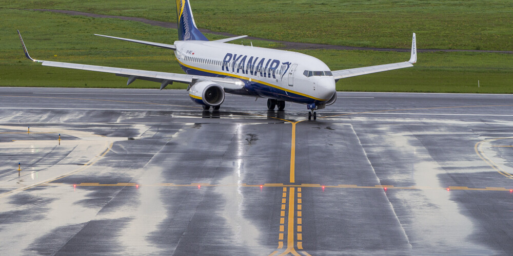 Ar Minskā nosēdināto "Ryanair" lidmašīnu Viļņā neieradās pieci pasažieri, ziņo Lietuvas valdība