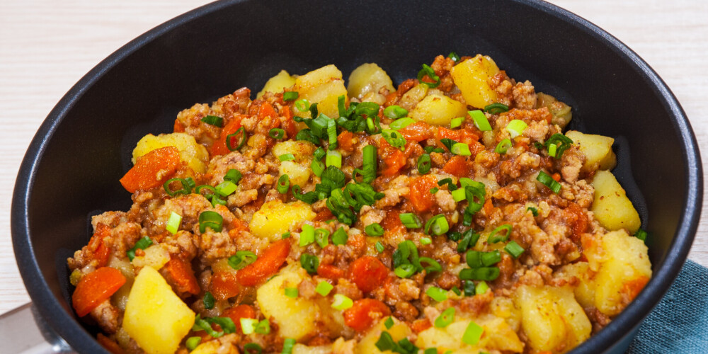 Dārzeņu sautējums ar malto gaļu
