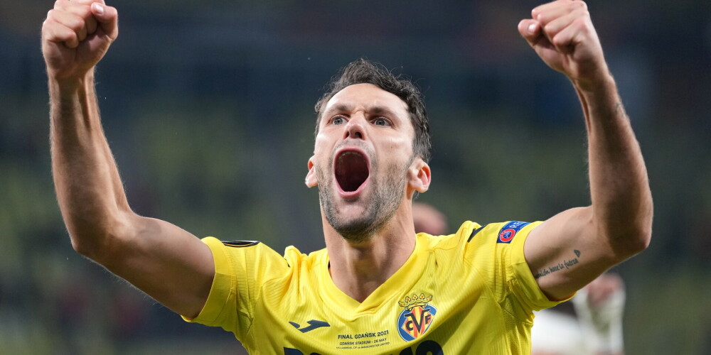 "Villarreal" Eiropas līgas finālā uzvar dramatiskā "pendeļu" sērijā