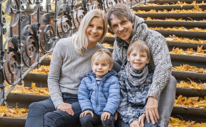 Karīna un viņas ģimene: dzīvesbiedrs – fotogrāfs Mārcis Baltskars, dēli Ralfs (8) un Martins (4).