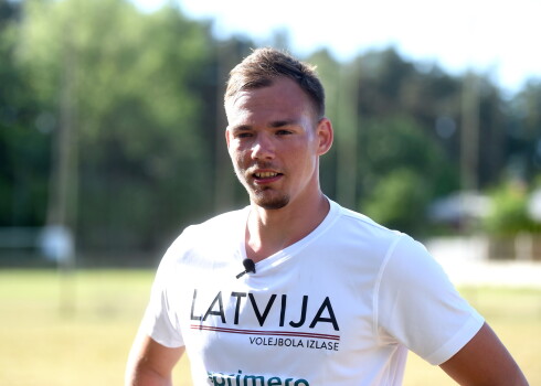 Latvijas volejbolisti Eiropas Zelta līgas pirmajā spēlē četros setos zaudē Beļģijai