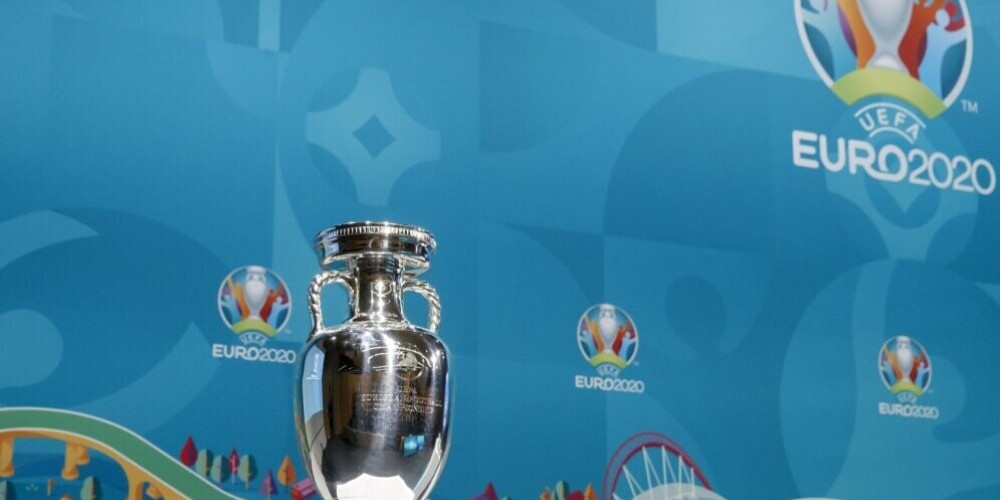 Чемпионат Европы по футболу UEFA EURO 2020 (англ. 2020 UEFA European Football Championship, UEFA Euro 2020) — 16-й розыгрыш чемпионата Европы по футболу, футбольного турнира, проводимого каждые четыре года среди национальных сборных, входящих в состав УЕФА, который должен был пройти с 12 июня по 12 июля 2020 года, но из-за пандемии коронавируса COVID-19 пройдёт на год позже, с 11 июня по 11 июля 2021 года. 