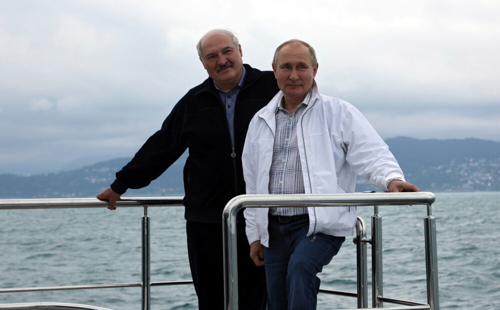 “Love on the Titanic” – people on social networks smile pictures with Lukashenko and Putin meeting in Sochi