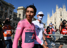 Bernals triumfē "Giro d'Italia"