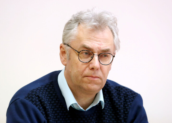 Перевощиков: заболеваемость в Латвии слишком высока, а привитых слишком мало, чтобы отменять ограничения