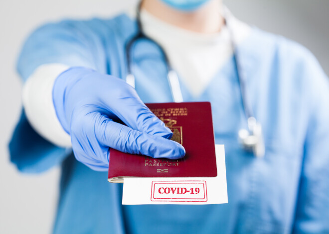 Купить вакцинный covid-сертификат: спрос есть, говорит KNAB, "не слышали" - уверяют врачи и Минздрав