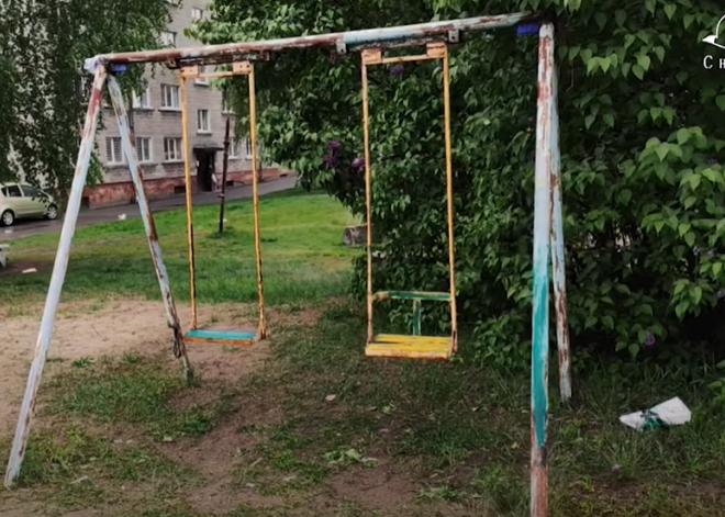 "Локации для фильма ужасов": обзор детских площадок в Иманте и Вецмилгрависе