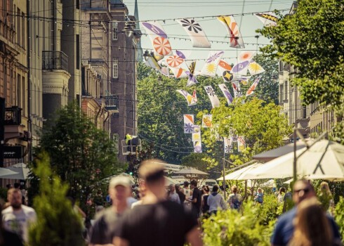 Радость жизни в городе: летом на улицах в центре Риги создадут зоны отдыха
