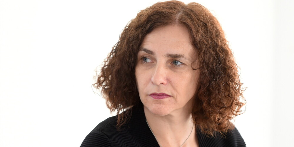 Šuplinska komentē ziņas par viņas iespējamo nomaiņu ministres amatā; apsver domu pamest JKP