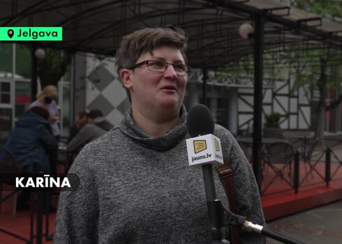 Cilvēki Jelgavā: viena daļa, tiekot tajos krēslos, aizmirsīs par vēlētāju