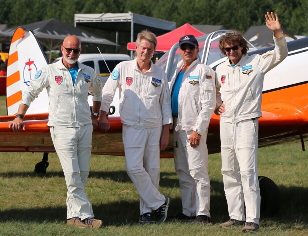 Pasākumā būs redzama arī Lietuvas pilotāžas grupa “ANBO”, trīs lidmašīnu sastāvā. Tā vadībā ir Rolands Pakss, politiķis, kas bijis Lietuvas prezidents.