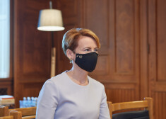 Par Golubevu nobalsoja 54 deputāti, pret bija 35, bet viens atturējās.
