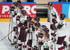 Milzu cerības, bet beigās skumjas: Latvijas izlases hokejistu emocijas pēc zaudējuma Vācijai