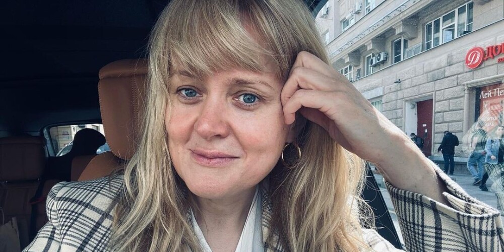 А́нна Ники́тична Михалко́ва (род. 14 мая 1974, Москва, РСФСР, СССР) — советская и российская киноактриса, кинопродюсер, телеведущая; заслуженная артистка Российской Федерации (2019). Член Общероссийской общественной организации «Союз кинематографистов Российской Федерации» (г. Москва). Является старшей дочерью актёра и кинорежиссёра, народного артиста РСФСР Никиты Сергеевича Михалкова и внучкой поэта и писателя, заслуженного деятеля искусств РСФСР Сергея Владимировича Михалкова. Согласно опубликованному 25 сентября 2020 года на информационном интернет-ресурсе «Бюллетень кинопрокатчика» рейтингу профессионалов киноиндустрии, которые проанализировали достижения главных российских актрис в 2010–2019 годах, Анна Михалкова вошла в «Топ-10 главных киноактрис России», заняв в нём 9-е место.