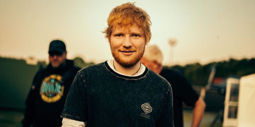 Э́двард Кри́стофер Ши́ран (англ. Edward Christopher Sheeran; род. 17 февраля 1991 года) — английский певец, автор песен, музыкант, звукозаписывающий продюсер, актёр и бизнесмен. Первый коммерческий успех пришёл к нему в июне 2011 года благодаря синглу «The A Team», занявшему третье место в британском чарте. Песня Ширана «Thinking Out Loud» принесла ему две премии «Грэмми» в 2016 году. В январе 2017 сингл «Shape of You» занял 1-е место по продажам в США и Великобритании. В 2019 году вошёл в список самых высокооплачиваемых музыкантов по версии журнала Forbes, заняв в нём третье место.