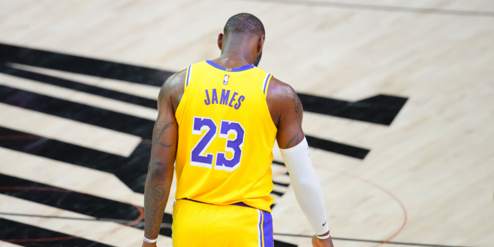 Losandželosas "Lakers" noliek NBA čempionu pilnvaras
