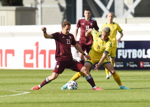 Latvijas futbolisti gūs trīs vārtus un Baltijas kausa pirmajā spēlē uzvar Lietuvu