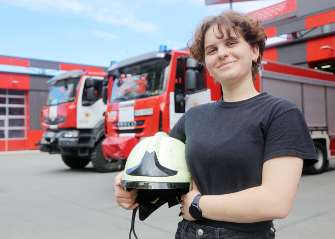 Lai Elīna kļūtu par Latvijas pirmo sievieti ugunsdzēsēju, viņu iedvesmoja filmas un seriāli