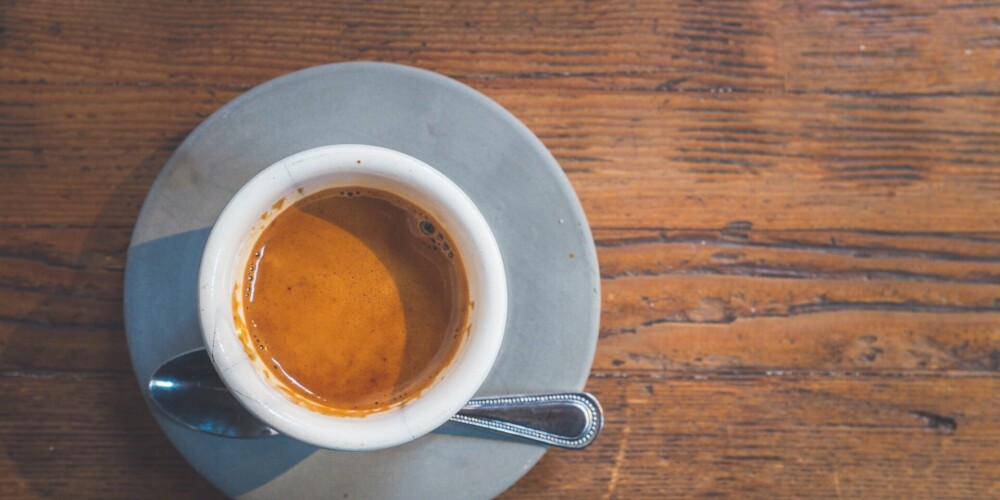 Pētnieki brīdina - kafiju nekad nevajag dzert tukšā dūšā