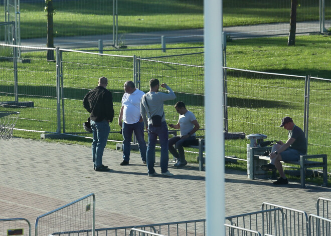 Neraugoties uz to, ka biļetes uz hokeja pasaules čempionāta finālspēli maksā 340 eiro, netrūkst sporta draugu, kas dodas noraudzīties Kanādas spēkošanos ar Somiju.