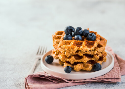Norvēģu auzu brokastu vafeles