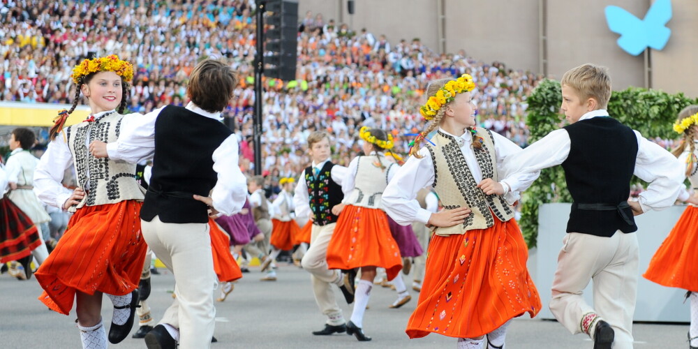 Затраты на Праздник песни и танца школьной молодежи могут составить более миллиона евро