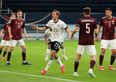 Latvijas futbola izlase pārbaudes mačā ar Vāciju pirmajā puslaikā ielaiž piecus vārtus