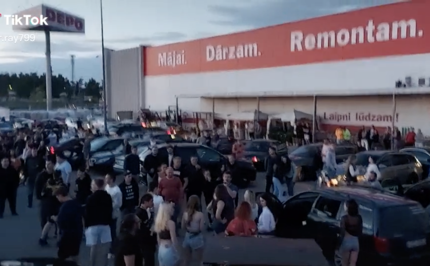 Nesankcionētas masveida pulcēšanās stāvlaukumos, ceļu satiksmes noteikumu pārkāpumi: policija sauks pie atbildības! Nesankcionētas masveida pulcēšanās stāvlaukumos, ceļu satiksmes noteikumu pārkāpumi: policija sauks pie atbildības!