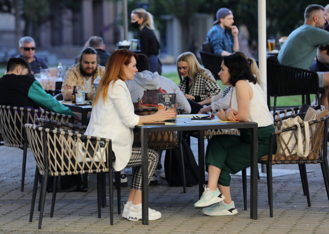 No nākamās nedēļas būs atļauti āra izklaides pasākumi, kā arī ēdināšana iekštelpās