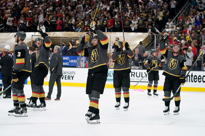 Vegasas "Golden Knights" hokejisti pēc uzvaras pār "Avalanche".