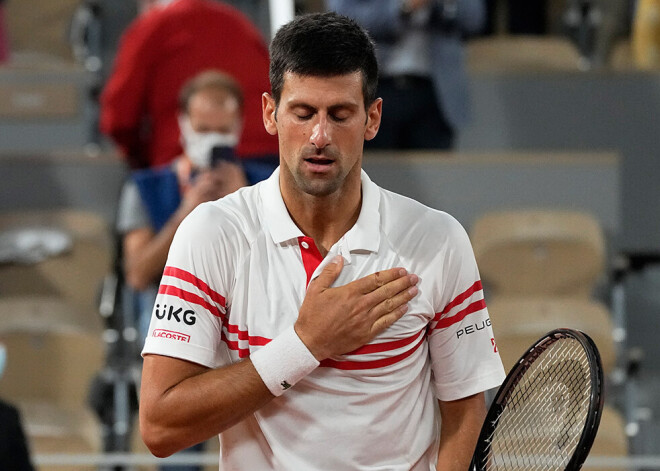 Džokovičs aptur "māla karali" Nadalu un iekļūst "French Open" finālā