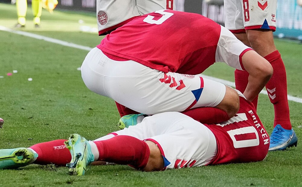 Эриксен потерял сознание во время матча Дания - Финляндия ...