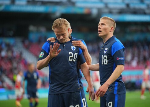 Сборная Финляндии нанесла поражение Дании на Евро-2020; гол не праздновали