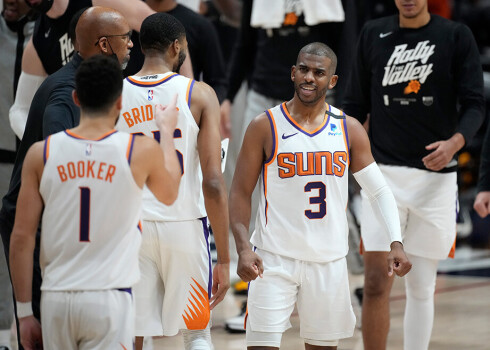 Fīniksas "Suns" NBA izslēgšanas spēļu pusfinālu sasniedza pēc 11 gadu pārtraukuma.