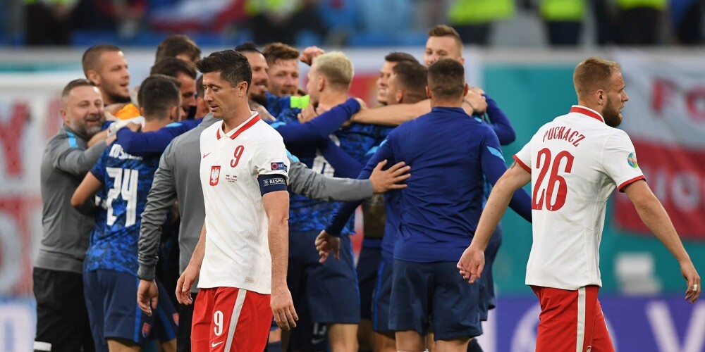 Евро-2020: Польша проиграла Словакии после автогола Щенсны