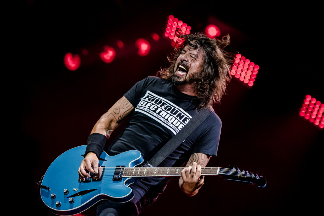 Amerikāņu rokgrupa "Foo Fighters" koncertā.