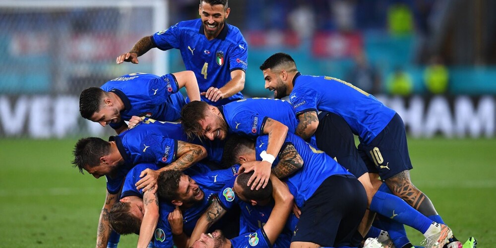 "Продолжайте играть с таким же настроем и позвольте нам помечтать": экс-игрок сборной Италии о победе команды на Евро-2020