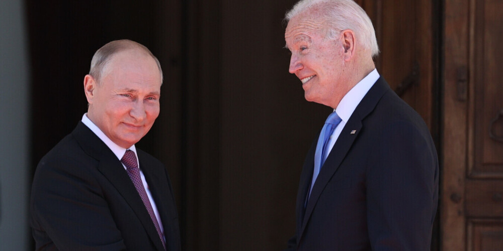 "Пока не время для объятий, но и не время для холодной войны": как Путин и Байден поговорили в Женеве